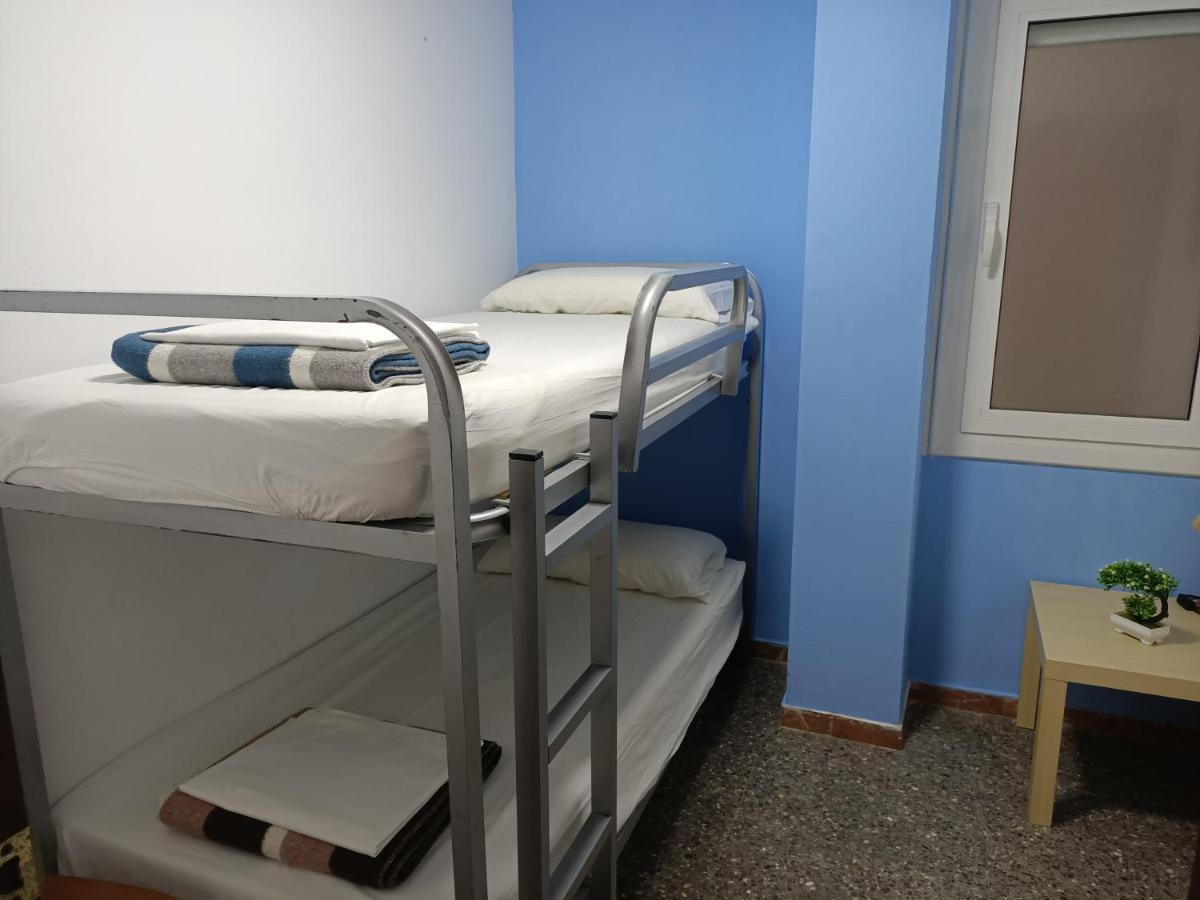 Piso Jover Alojamiento Para Mayores De 25 Anos !! Λορέτ Ντε Μαρ Εξωτερικό φωτογραφία